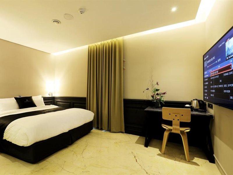 Uijeongbu Cloud Hotel Екстер'єр фото